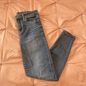 American Eagle jeans, Curvy Hi-Rise Jegging - Next Level Stretch. Size 2 short